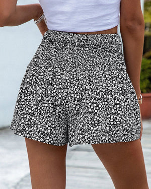 Hochtaillierte Blumenshorts für den Urlaub