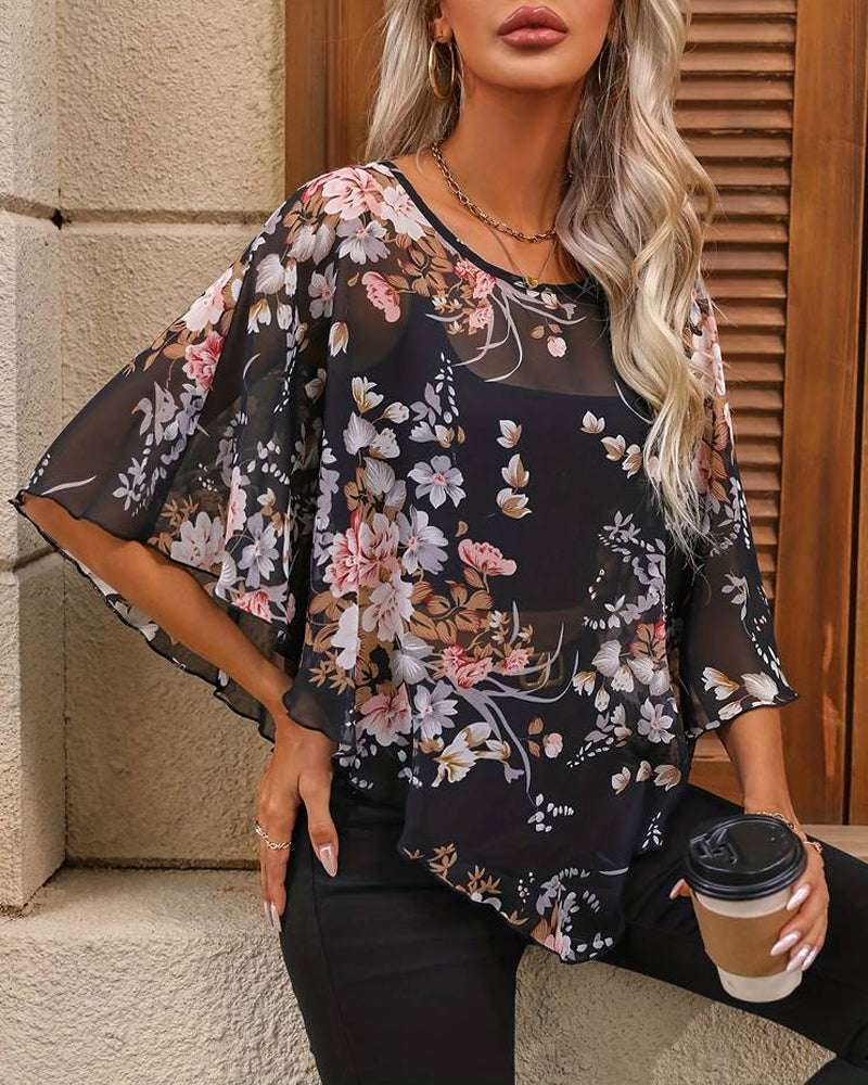 Bluse mit floralen und asymmetrischen Silhouetten - kleiderkultausberlin